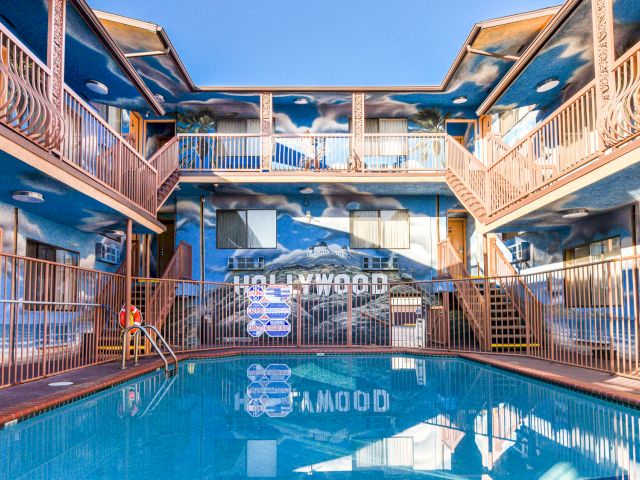 Hollywood Inn Express North — photo 4